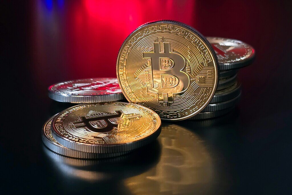 Złoto czy Bitcoin – w co lepiej inwestować?